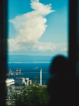 「高山なおみの神戸だより」